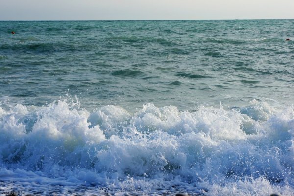 Надпись на песке на море