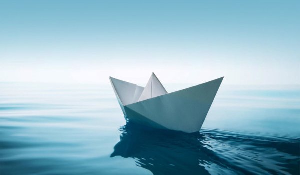 Бумажный кораблик