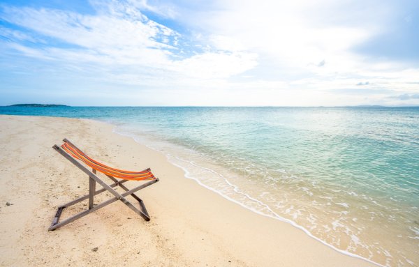 Море пляж шезлонг