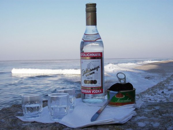 Водка бутылка с морем
