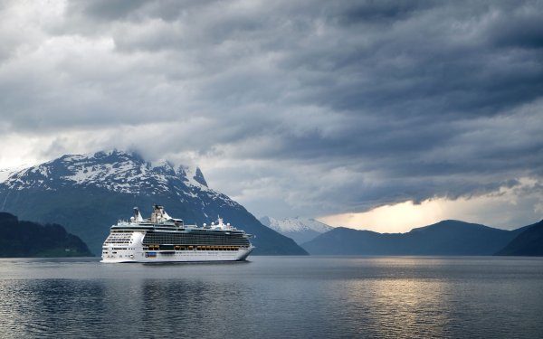 Скала язык тролля Норвегия