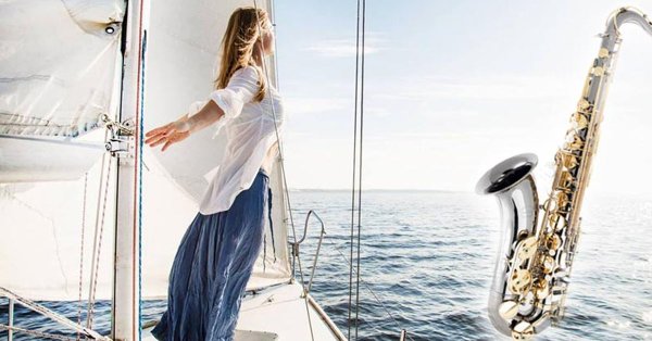 Саксофонист на море