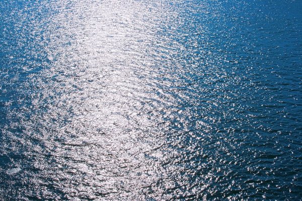 Зыбь в море