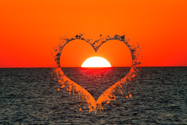 Красивый закат с сердцем