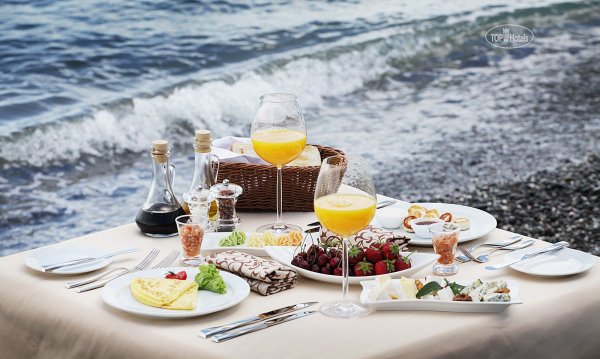 Завтрак с видом на море