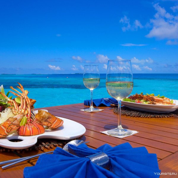 Ужин на берегу океана