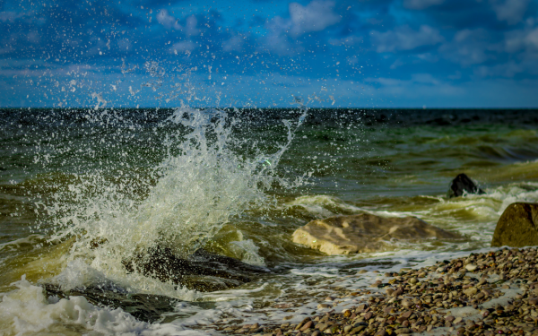 Море волны брызги