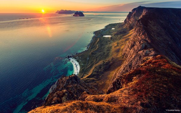 Горы море закат