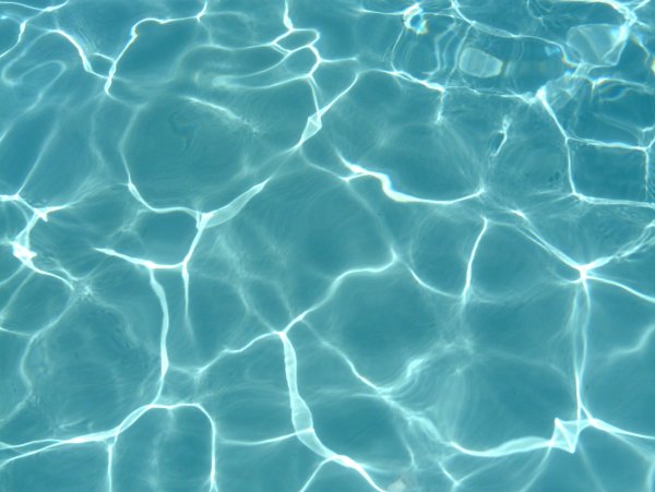 Лучи света под водой