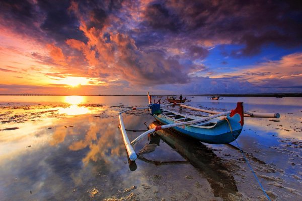 Лодка на закате