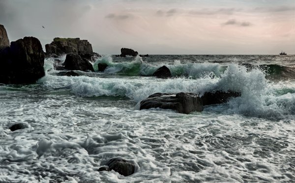 Суровое море