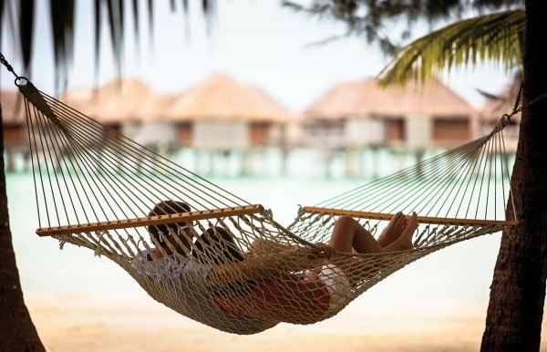 Гамак на берегу моря