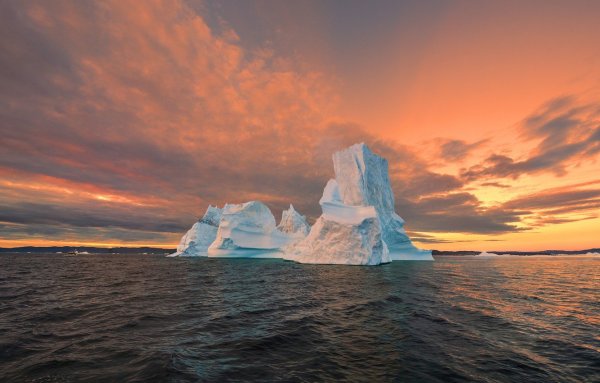 Айсберги в Атлантическом океане