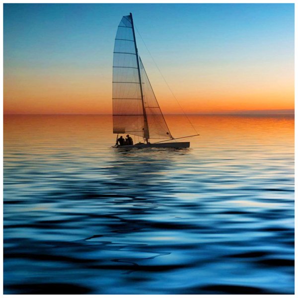 Катер в океане