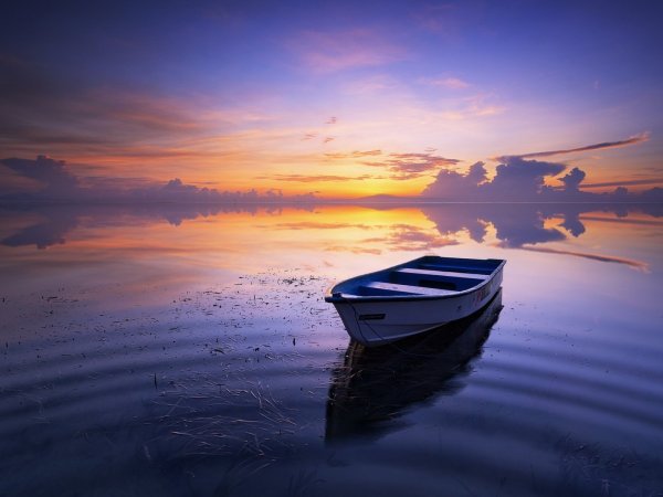 Море солнце лодка