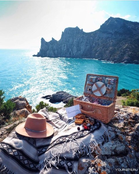 Девушка путешествует