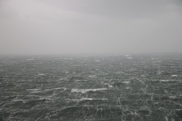 Пасмурное море