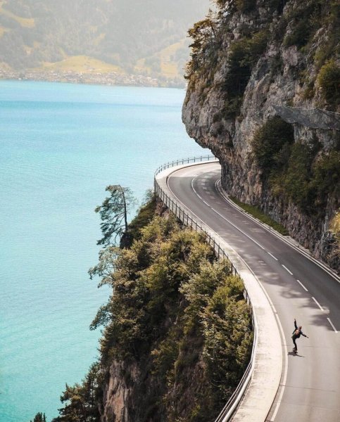 Дорога вдоль побережья