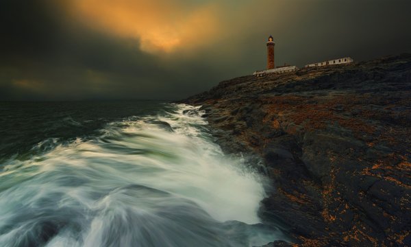 Скалы океан Маяк шторм