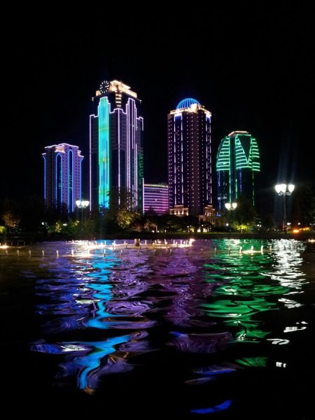 Фонтан Грозный Сити