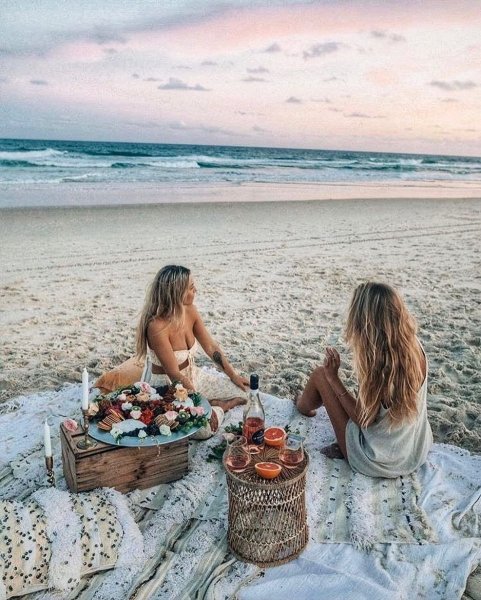 Пикник на берегу моря