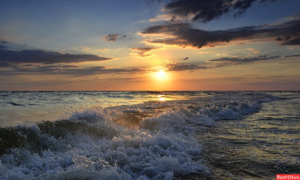 Море волнуется