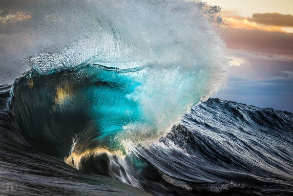 Взволнованное море