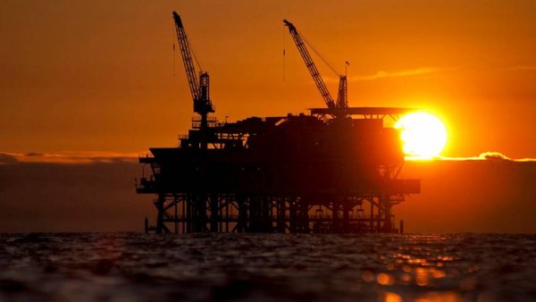 Разлив нефти в Новороссийске 2021 Спутник