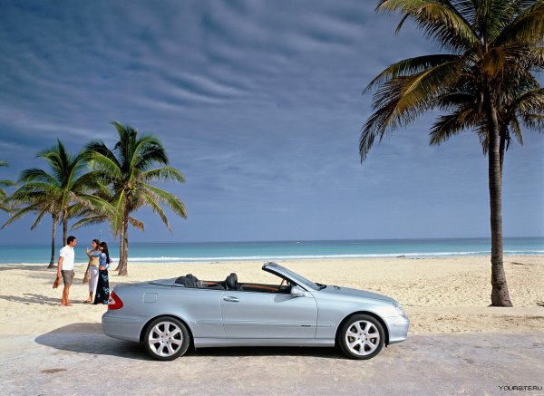Кабриолет на пляже