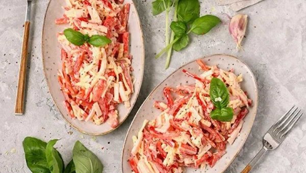 Салат красное море с крабовыми палочками