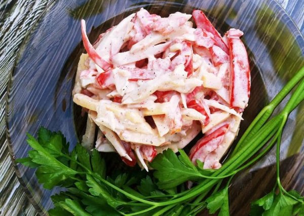 Салат красное море с крабовыми палочками