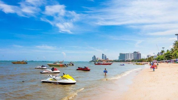 Пляж Вонгамат в Паттайе