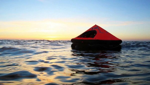 Спасательный плот Стивен Каллахэн