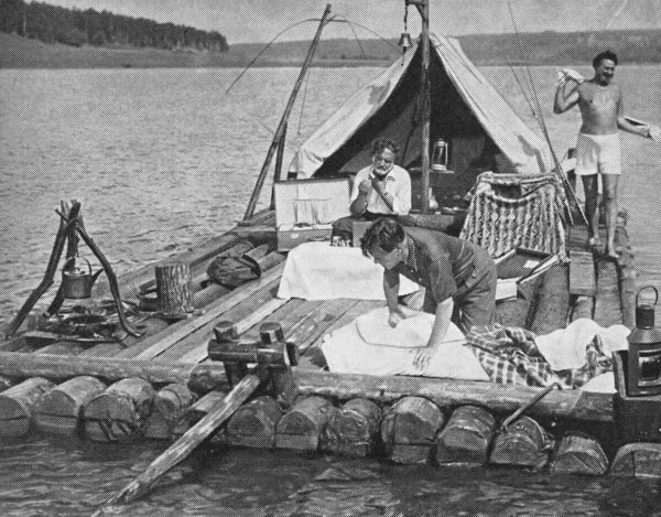 Деревянный плот