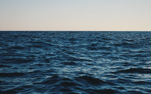 Ровное море