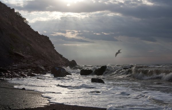 Море скалы шторм Крым