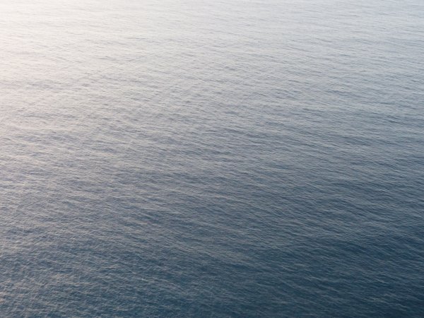 Берег Баренцева моря шторм