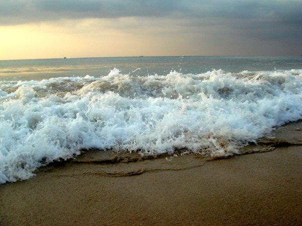 Волны барашки на море