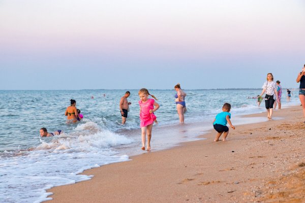 Пляж морской Бриз в Голубицкой