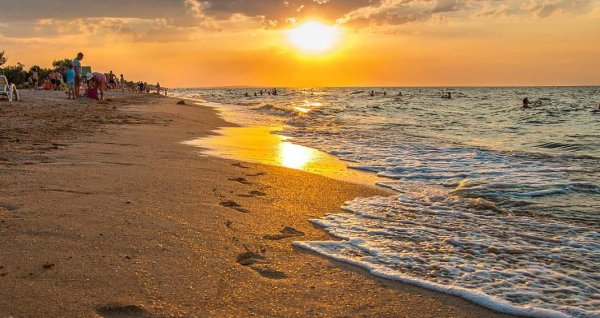 Море станица Голубицкая осень