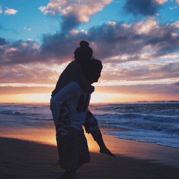 Романтический поцелуй