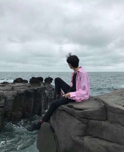 Корейские парни на море