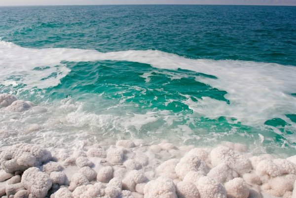 Почему море солёное?