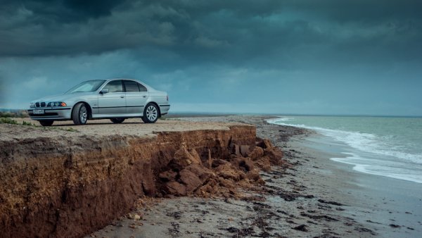 320d BMW на море
