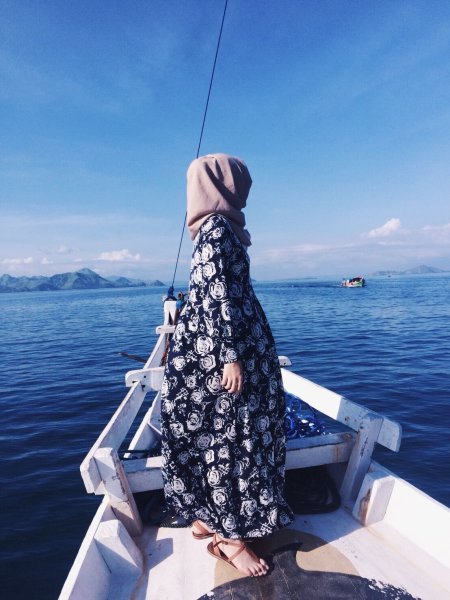 В хиджабе на пляже