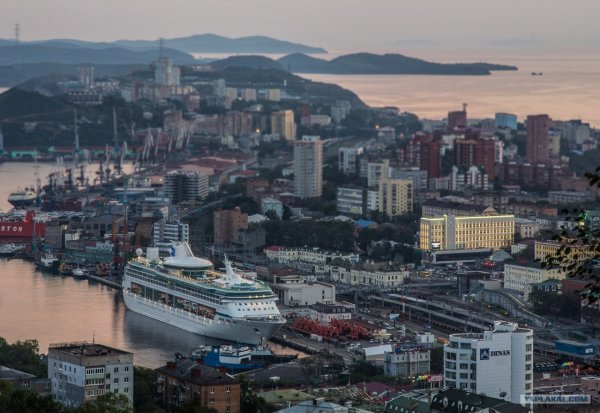 Город у моря Владивосток