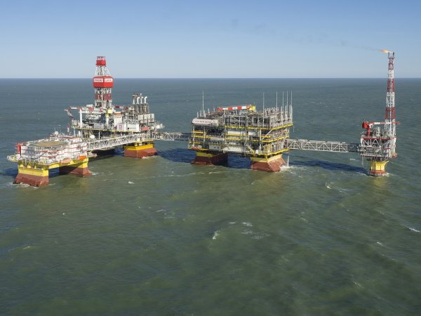 Месторождения Филановского и Корчагина