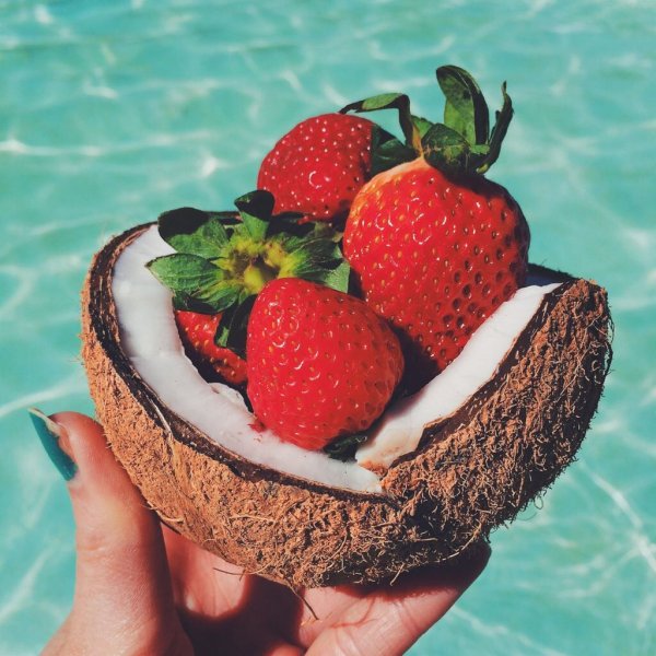 Клубника малина вишня голубика