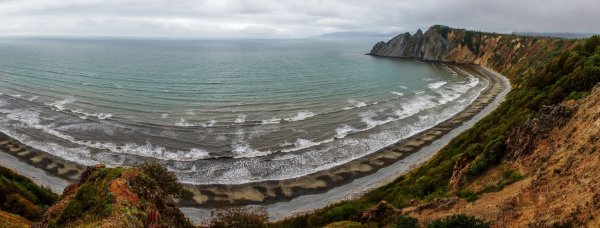 Берег Охотского моря в Магадане