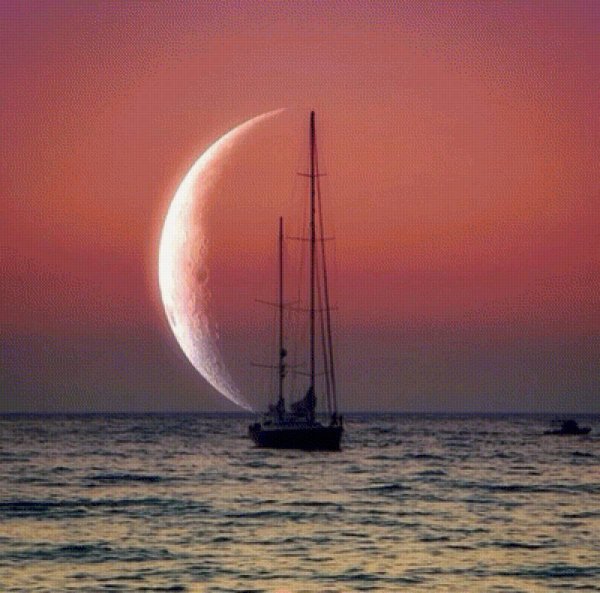 Море Луна корабль